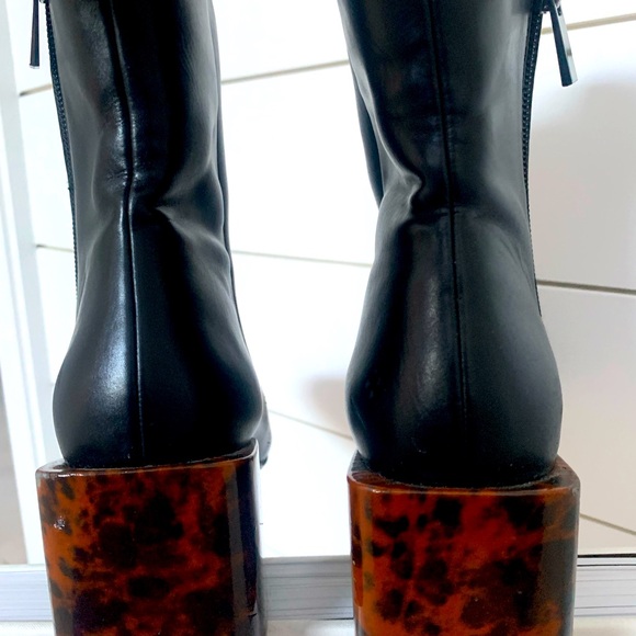 Size 5 fits 5.5 as well black Moussy Boot with tortoise shell block heel..vegan - Picture 3 of 7